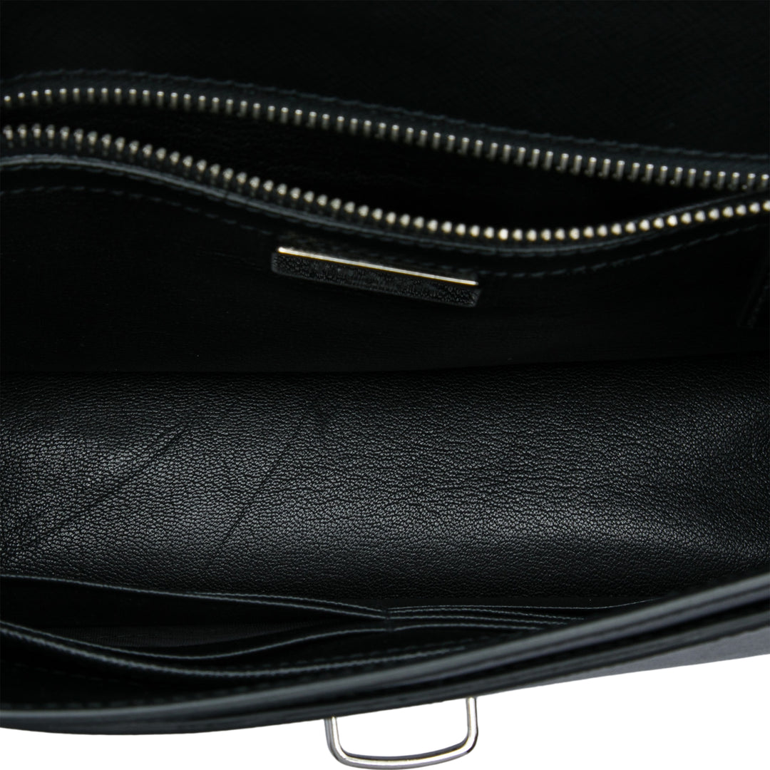 clouté Push Lock Wristlet Pochette Saffiano Noir