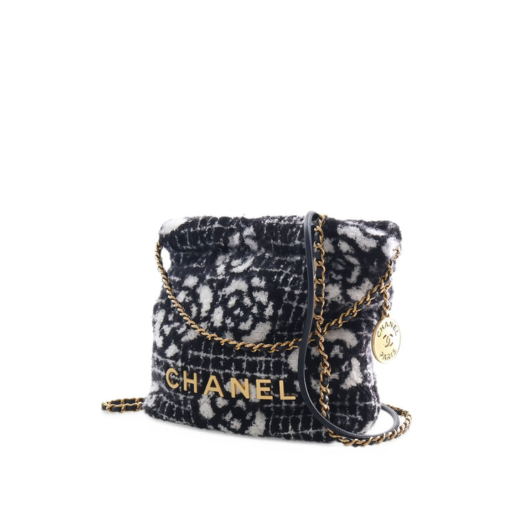 Chanel Sac à main Camellia 22 Mini Noir – vue 14 – GABY PARIS