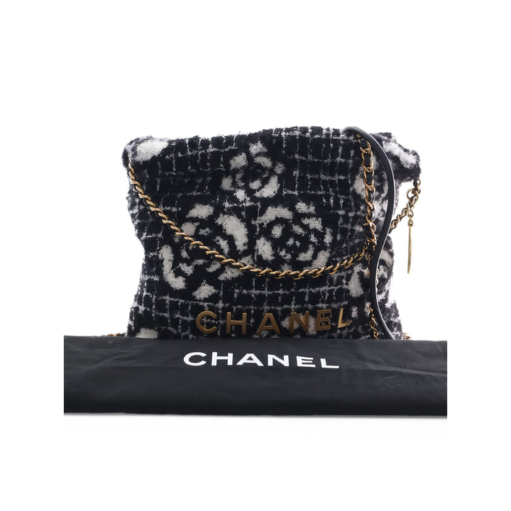 Chanel Sac à main Camellia 22 Mini Noir – vue 6 – GABY PARIS