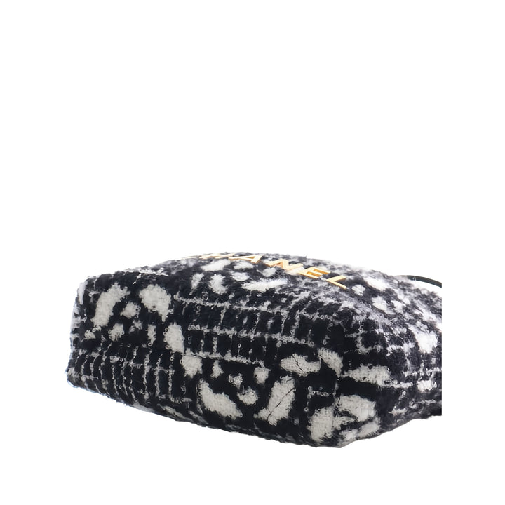 Chanel Sac à main Camellia 22 Mini Noir – vue 8 – GABY PARIS