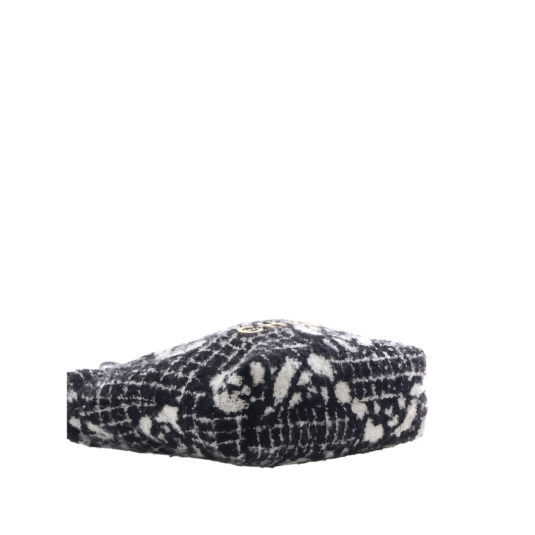Chanel Sac à main Camellia 22 Mini Noir – vue 9 – GABY PARIS