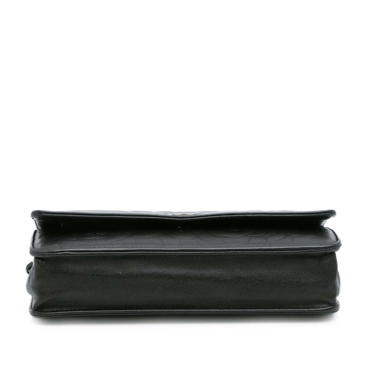 Chanel CC Embossed Cuir d’agneau Camellia Wallet On Chain Noir