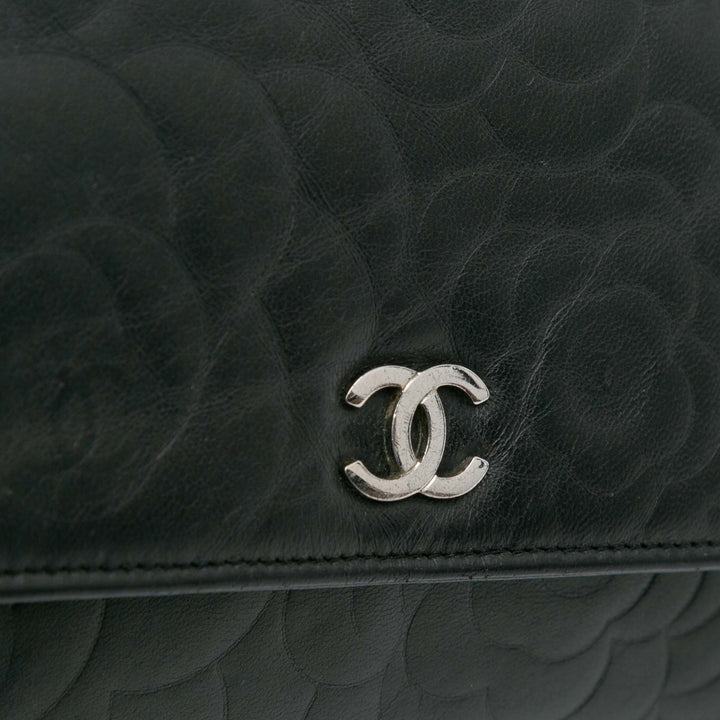 Chanel CC Embossed Cuir d’agneau Camellia Wallet On Chain Noir