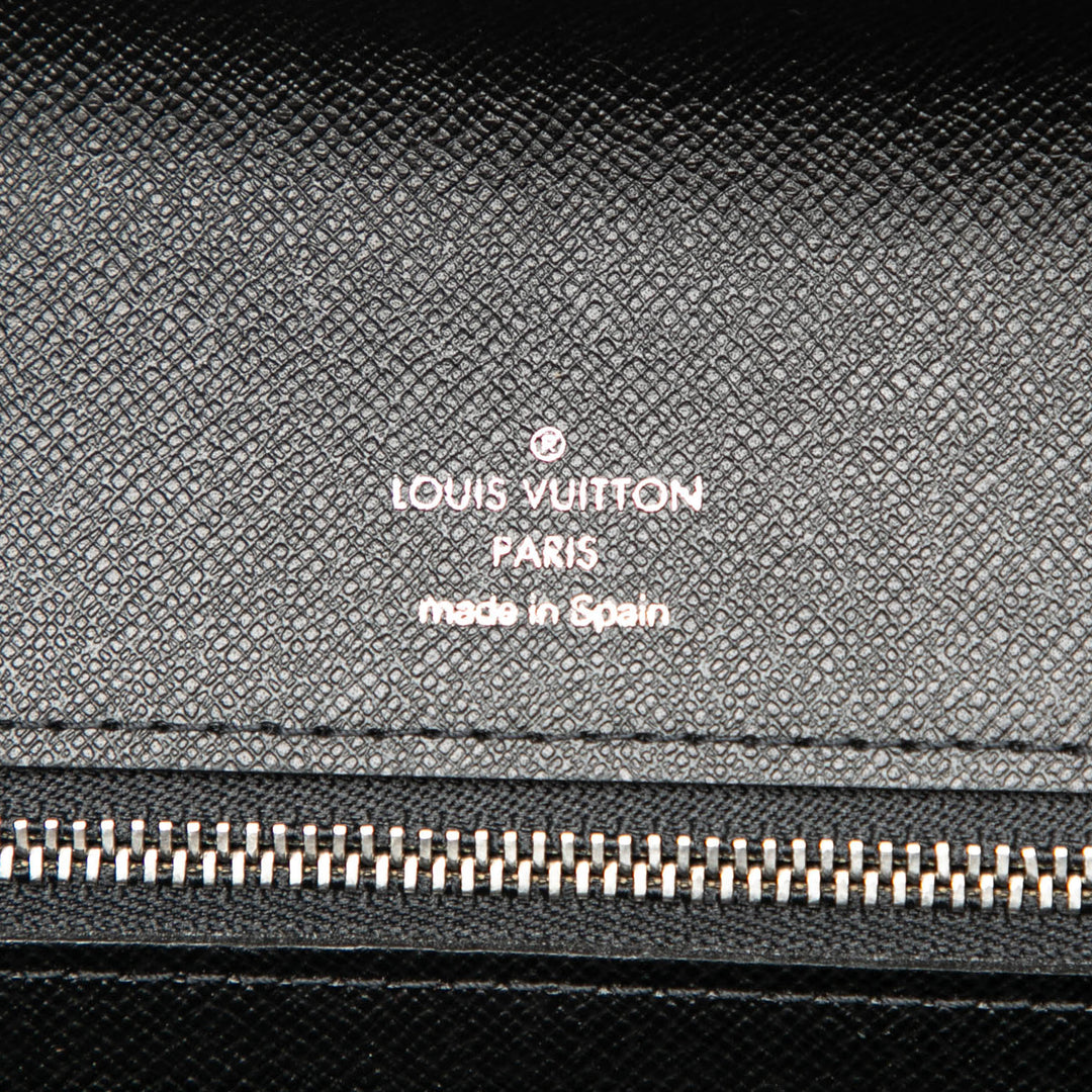 Louis Vuitton Taiga Selenga