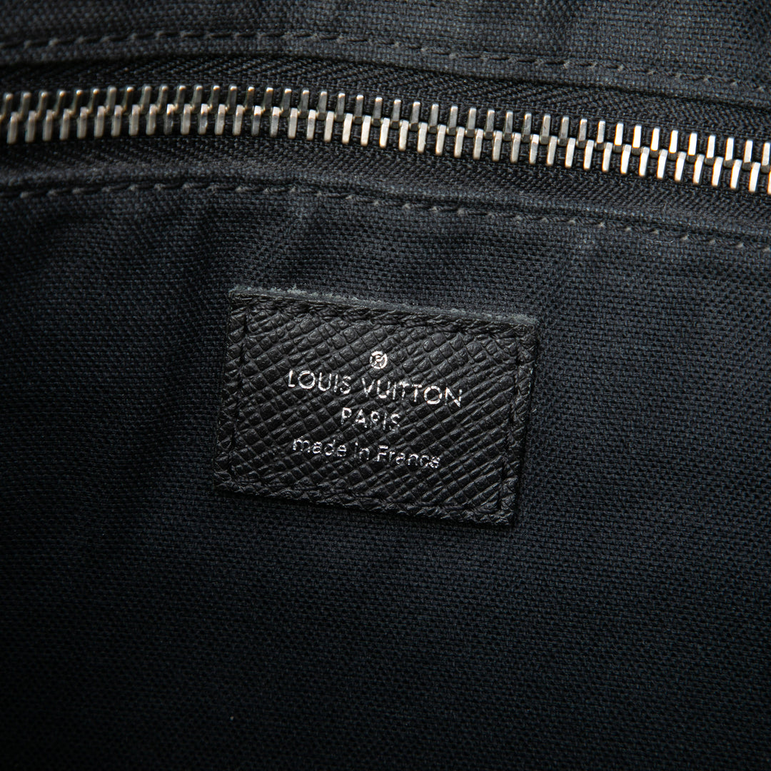 Louis Vuitton Taiga Roman MM
