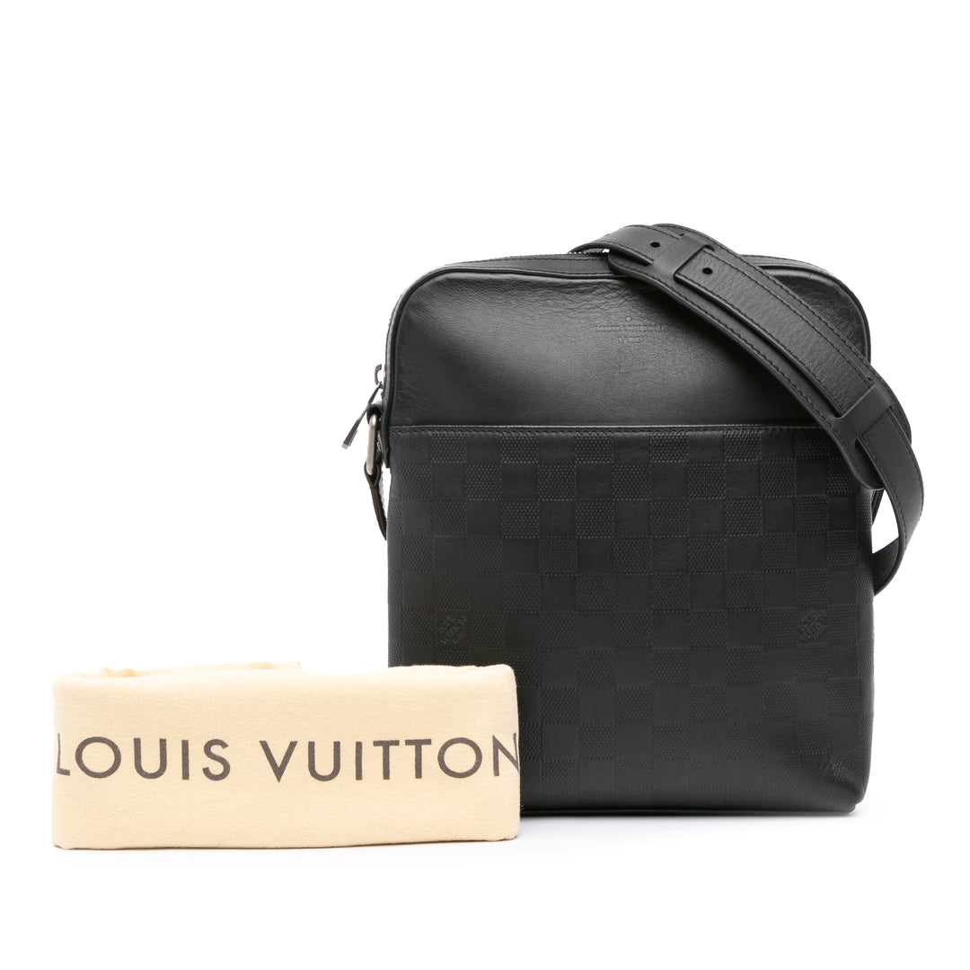 Louis Vuitton Damier Infini District Pochette