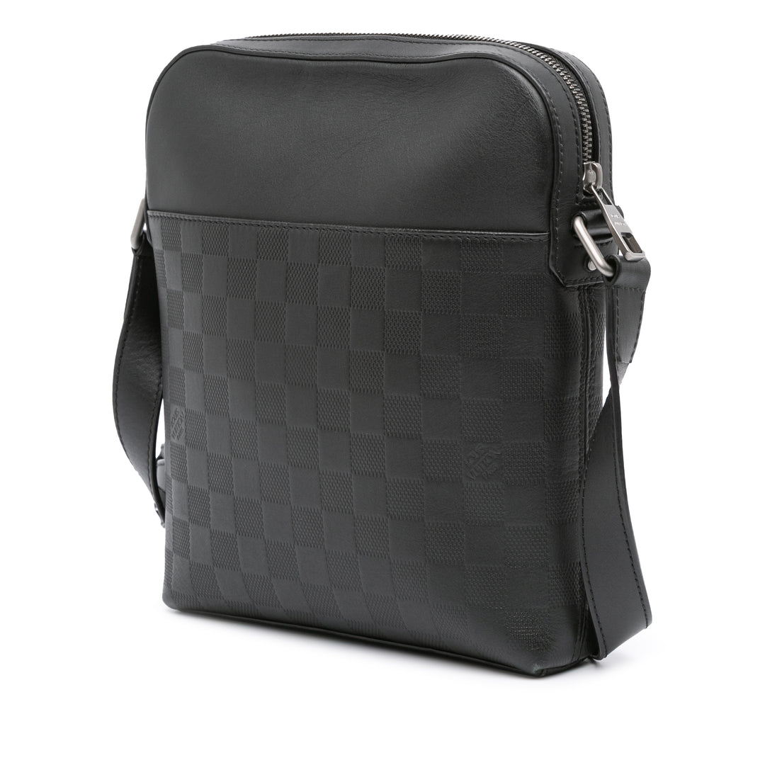Louis Vuitton Damier Infini District Pochette