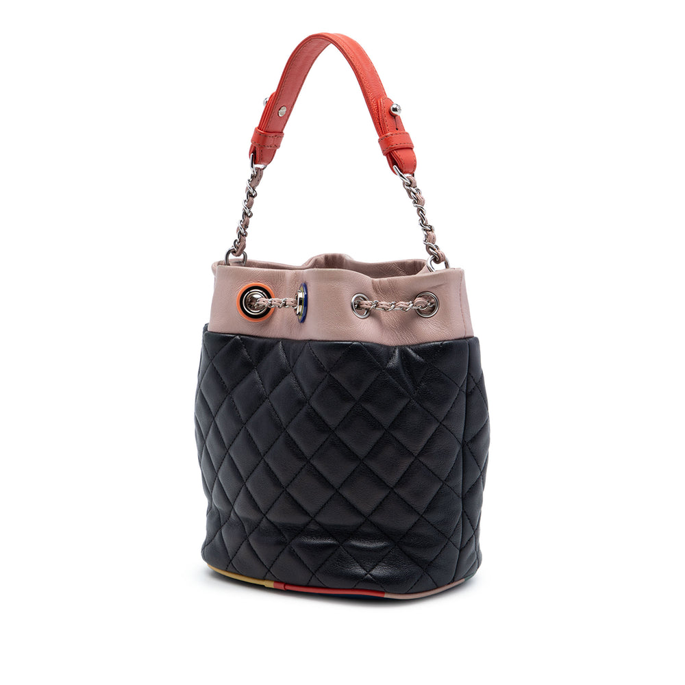 Chanel Sac à main CC Multicolor Matelassé Cuba à cordon seau Cuir d'agneau Noir – vue 2 – GABY PARIS