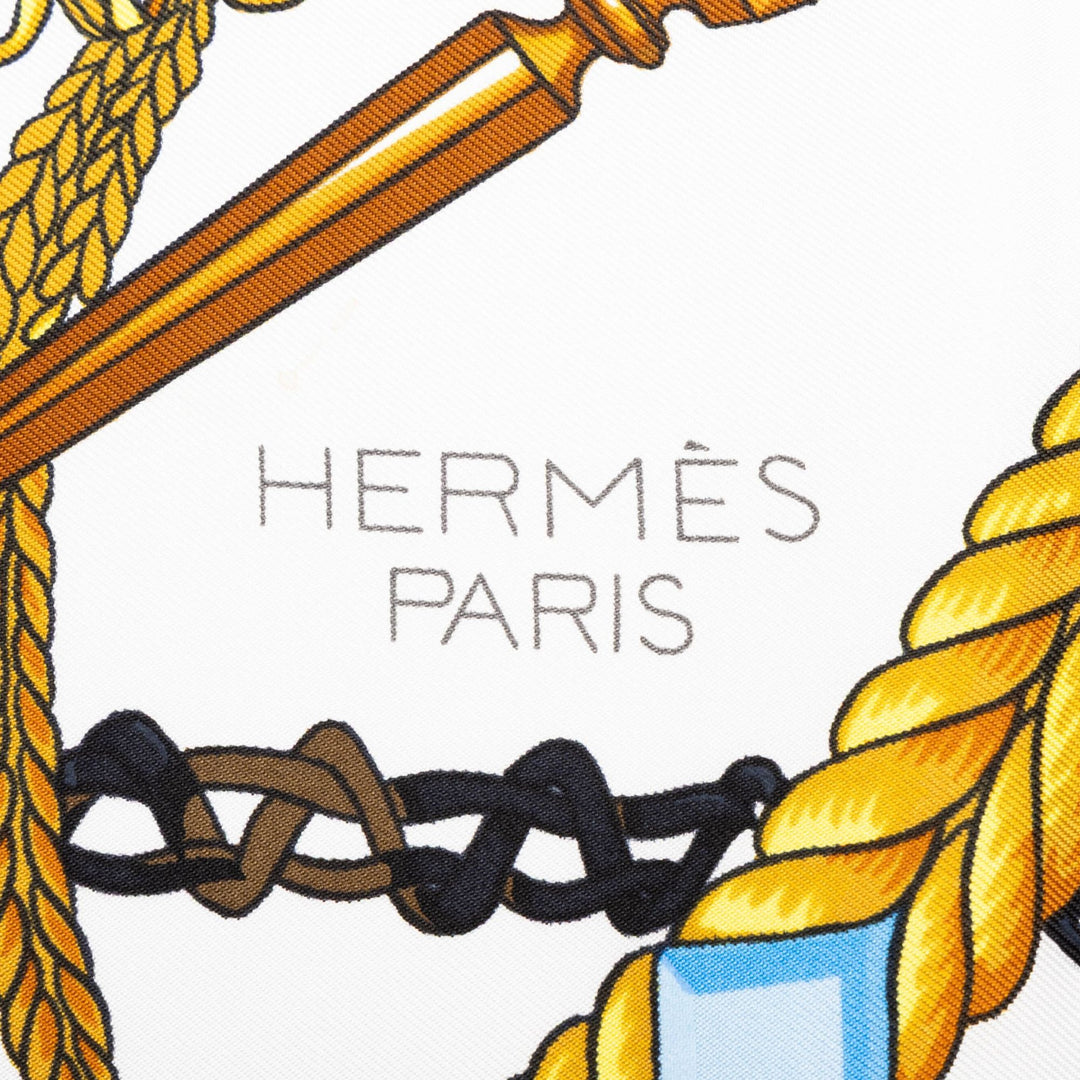 Hermès Le Timbalier Foulard 90 Blanc – vue 3 – GABY PARIS