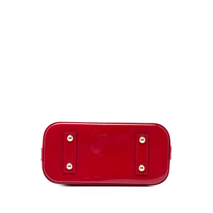 Louis Vuitton Alma BB Cuir verni Monogram Rouge – vue 3 – GABY PARIS