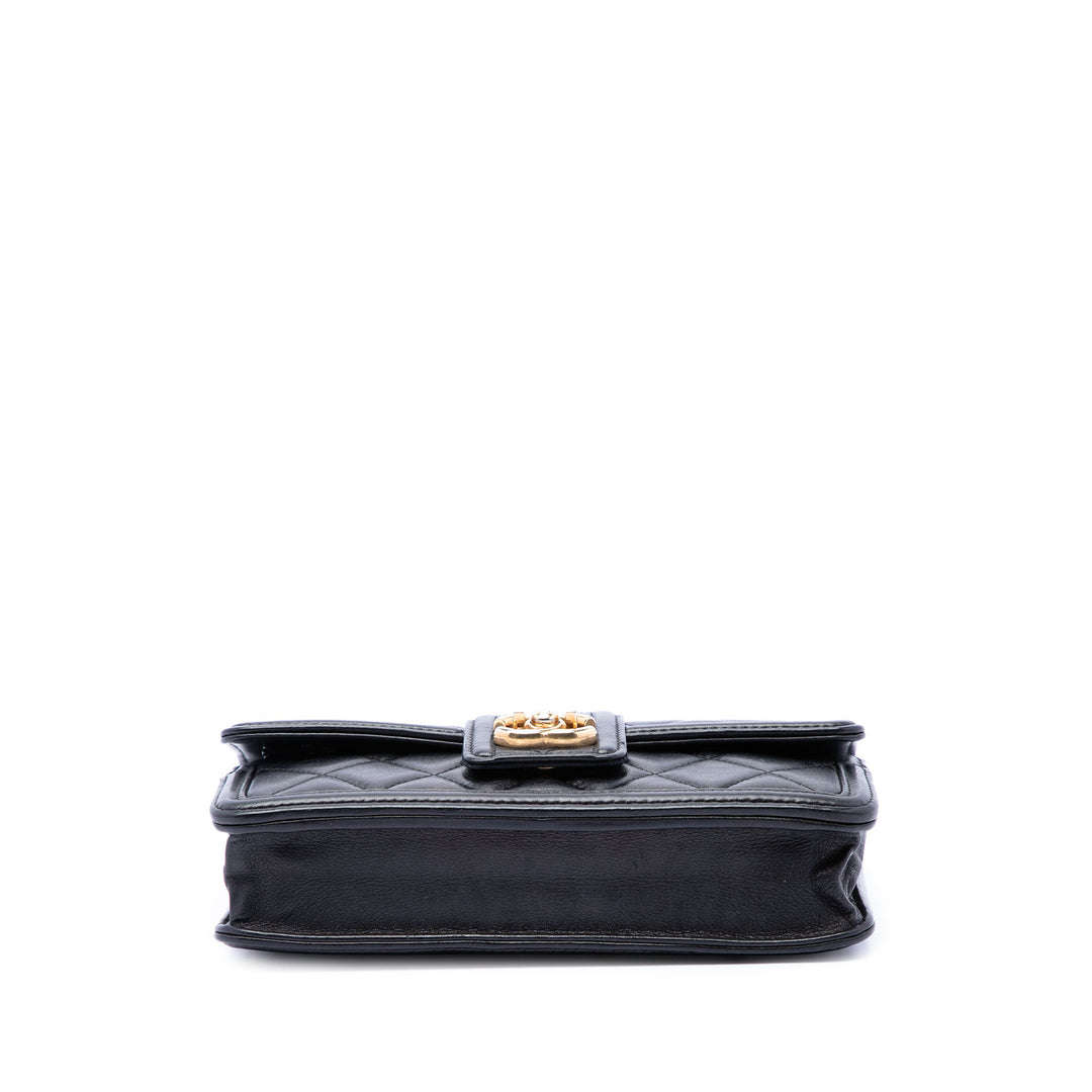 Chanel Matelassé Elegant CC à rabat Wallet on Chain Petit Cuir d'agneau Noir – vue 3 – GABY PARIS