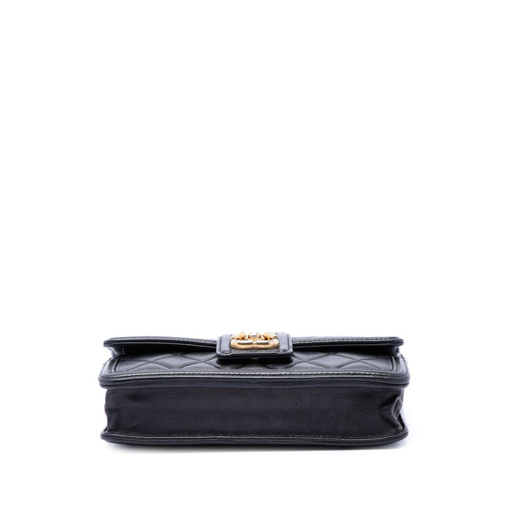 Chanel Matelassé Elegant CC à rabat Wallet on Chain Petit Cuir d'agneau Noir – vue 3 – GABY PARIS