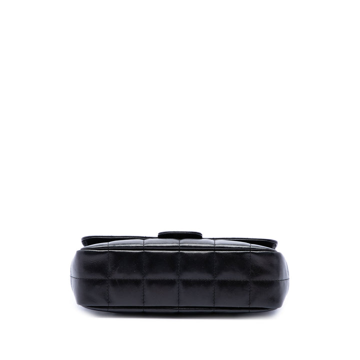 Chanel Sac bandoulière CC Chocolate Bar Camellia à rabat Mini Cuir d'agneau Noir – vue 3 – GABY PARIS