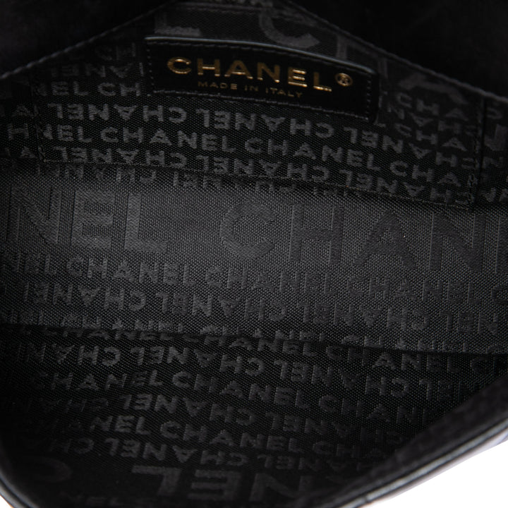 Chanel Sac bandoulière CC Chocolate Bar Camellia à rabat Mini Cuir d'agneau Noir – vue 4 – GABY PARIS