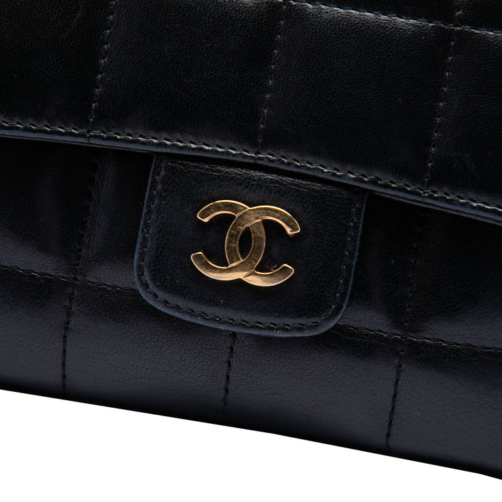 Chanel Sac bandoulière CC Chocolate Bar Camellia à rabat Mini Cuir d'agneau Noir – vue 5 – GABY PARIS