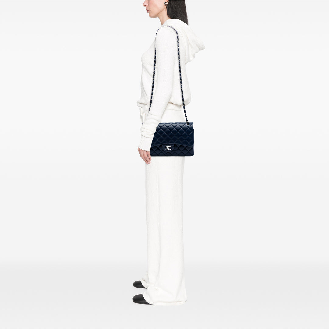 Chanel Jumbo Classic Cuir d’agneau Double rabat Bleu – GABY PARIS Authentique