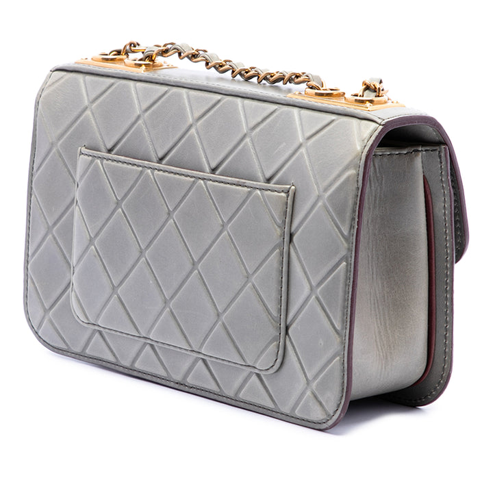 Chanel CC Matelassé Debossed à rabat Cuir de veau Gris – vue 2 – GABY PARIS