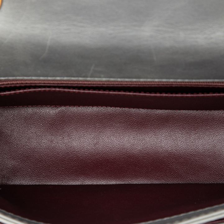 Chanel CC Matelassé Debossed à rabat Cuir de veau Gris – vue 4 – GABY PARIS