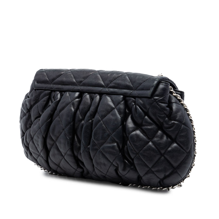 Chanel CC Matelassé Cuir d’agneau Sac rond à chaîne à rabat