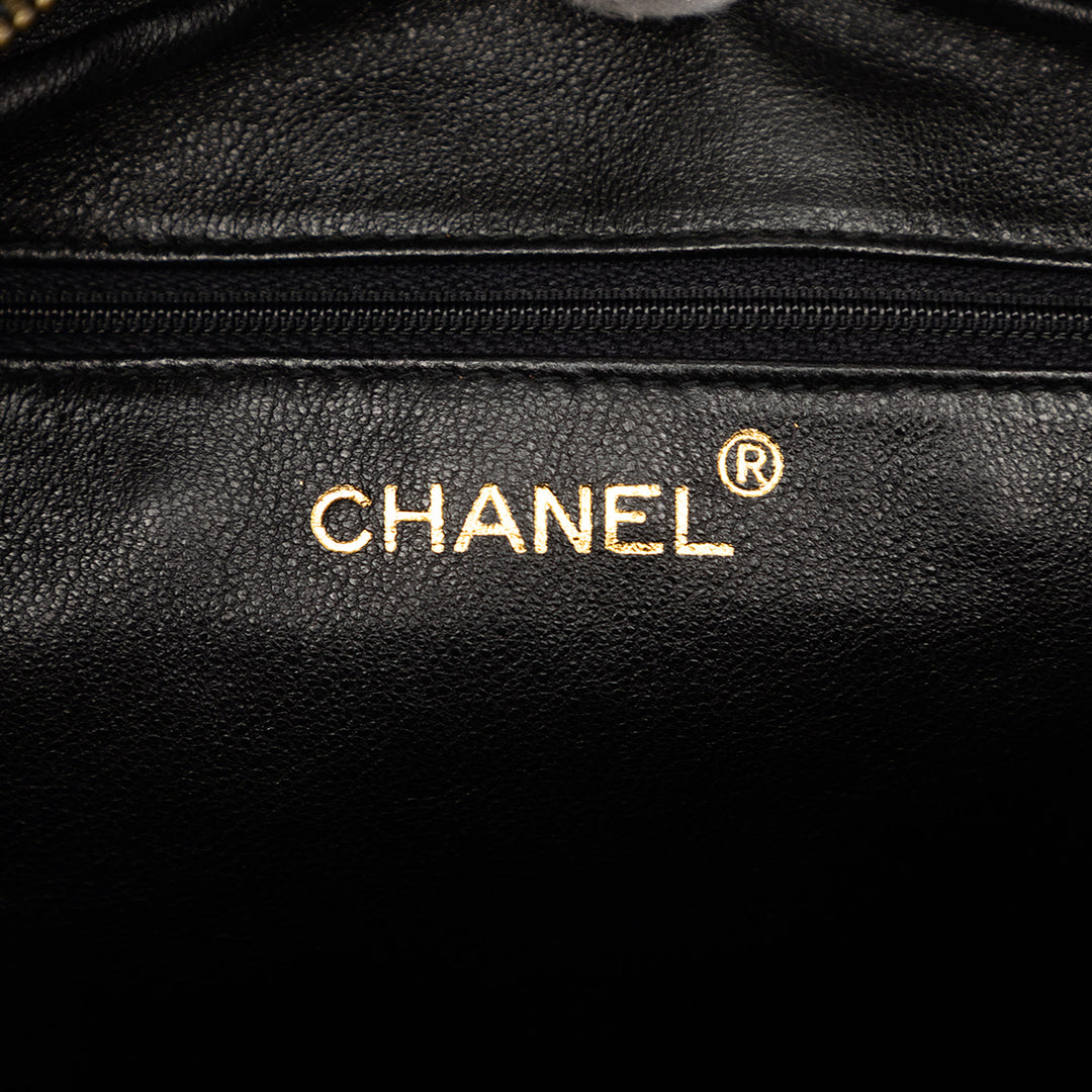 Chanel Medium CC Matelassé Cuir d’agneau Pompon Sac caméra
