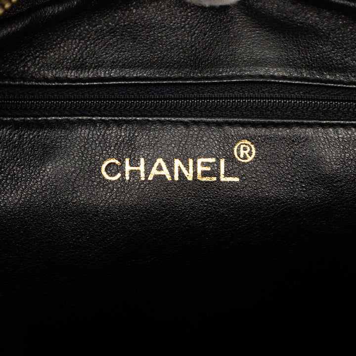 Chanel Medium CC Matelassé Cuir d’agneau Pompon Sac caméra