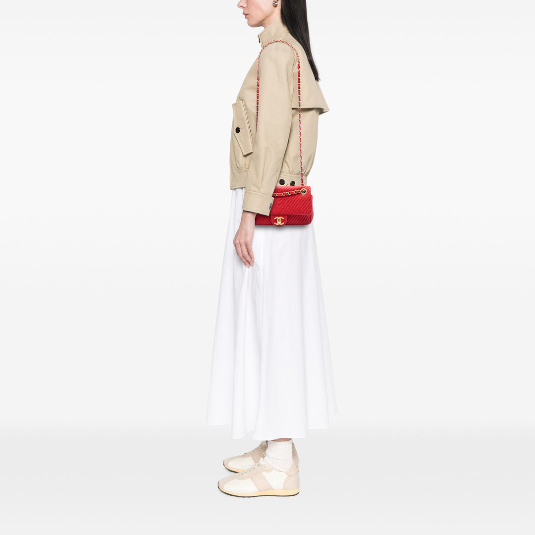 Chanel Sac porté épaule Chevron Wrinkled Medallion Charm Surpique à rabat Petit Cuir de veau Rouge – vue 6 – GABY PARIS