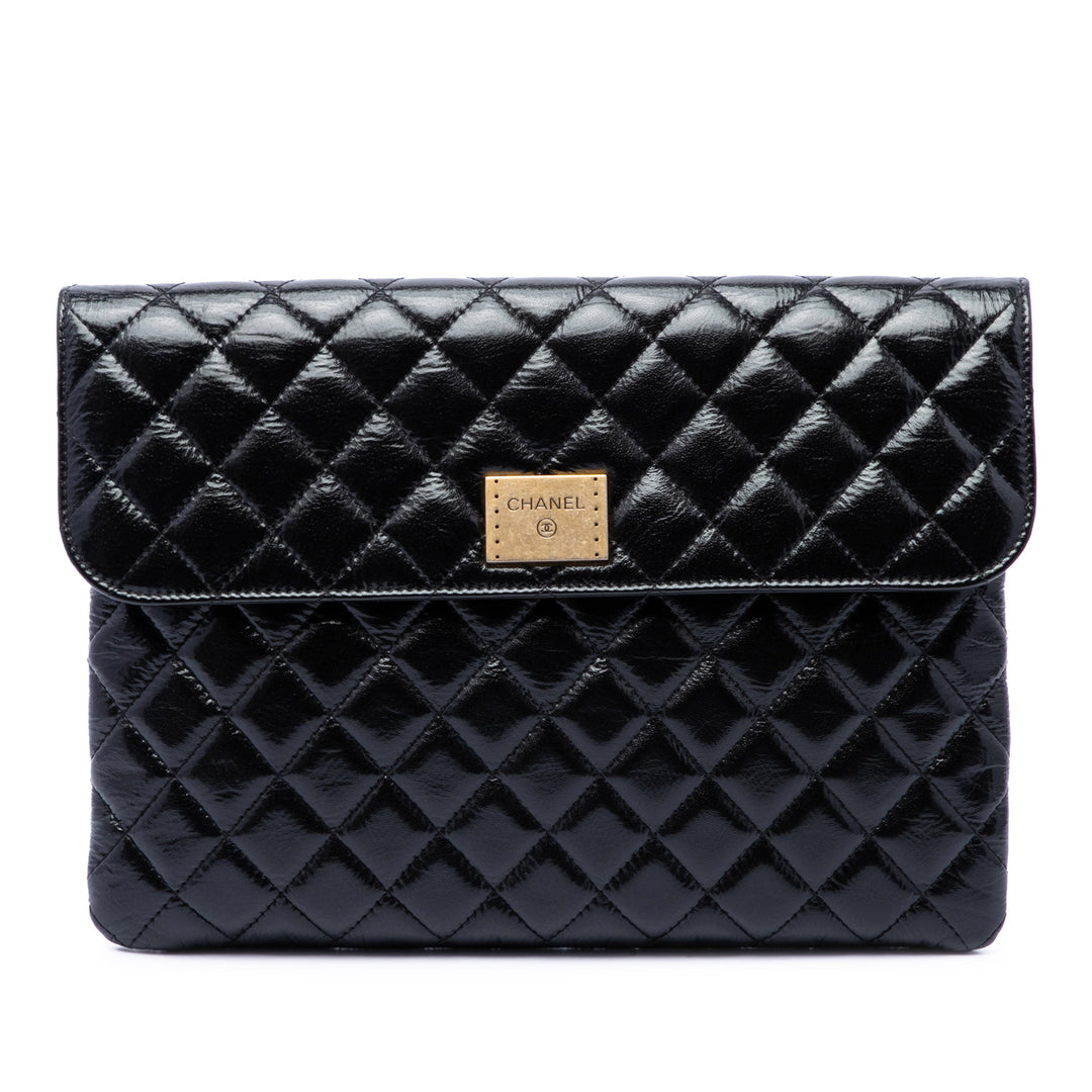 Chanel CC Matelassé Cuir verni à rabat Pochette