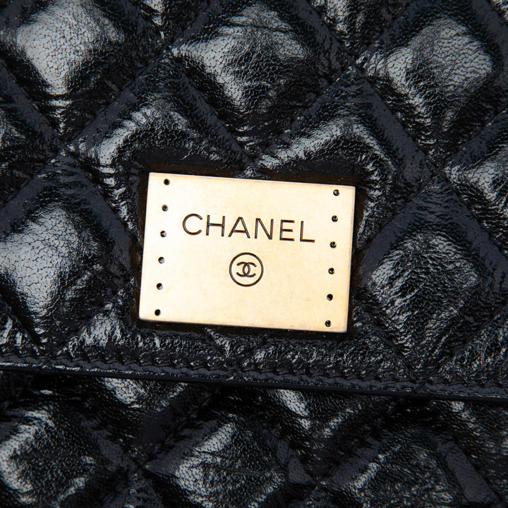 Chanel CC Matelassé Cuir verni à rabat Pochette