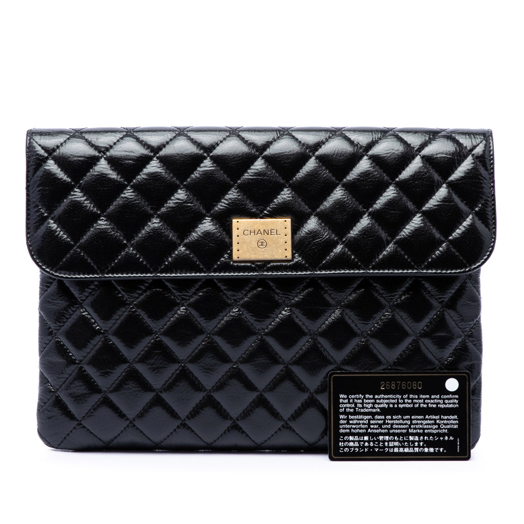 Chanel CC Matelassé Cuir verni à rabat Pochette