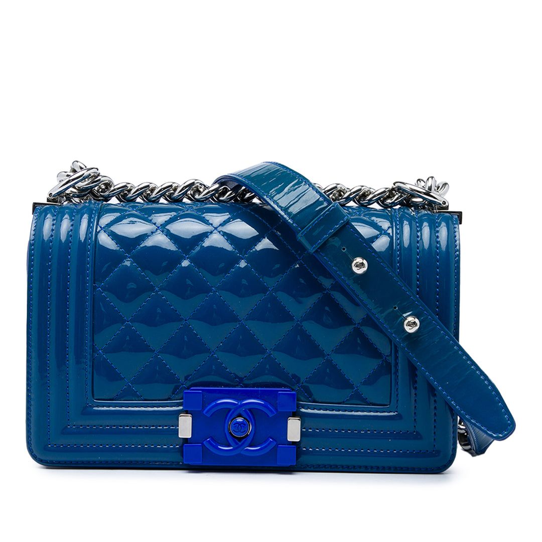 Chanel Matelassé et Acrylic Boy à rabat Petit Bleu – vue principale – GABY PARIS