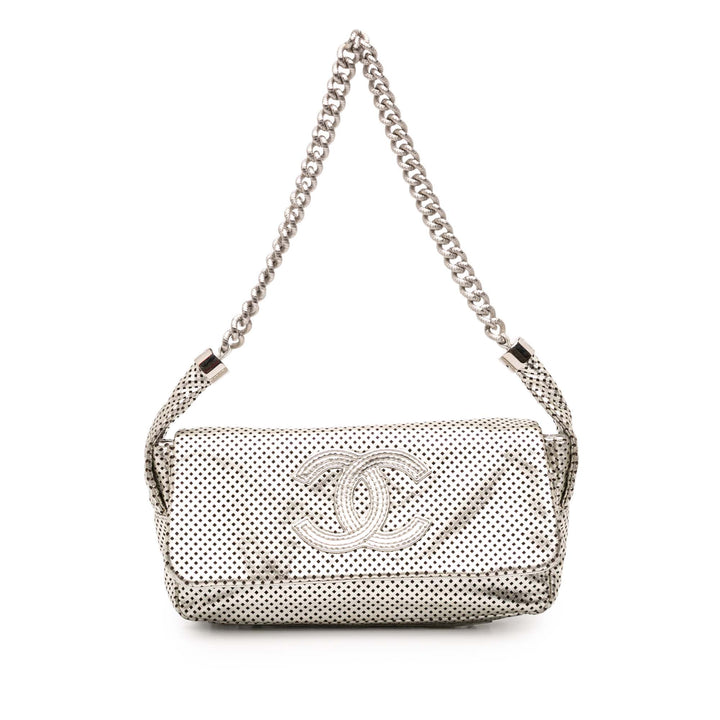 Chanel Métallisé Glazed Cuir de veau Perforated Rodeo Drive Flap Argenté