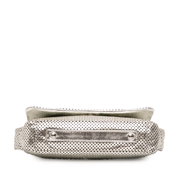 Chanel Métallisé Glazed Cuir de veau Perforated Rodeo Drive Flap Argenté
