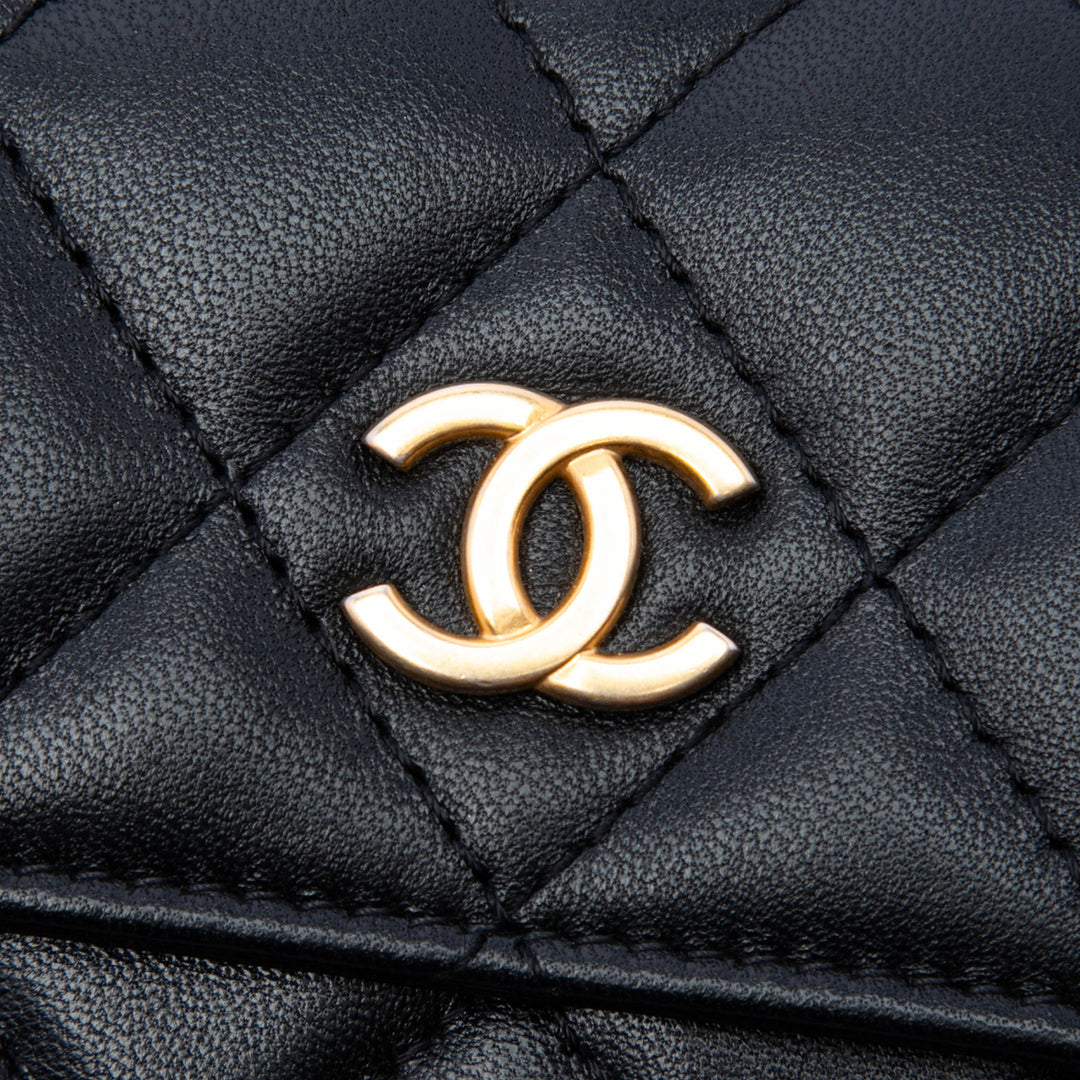 Chanel Matelassé Cuir d’agneau Romance Card Holder On Chain