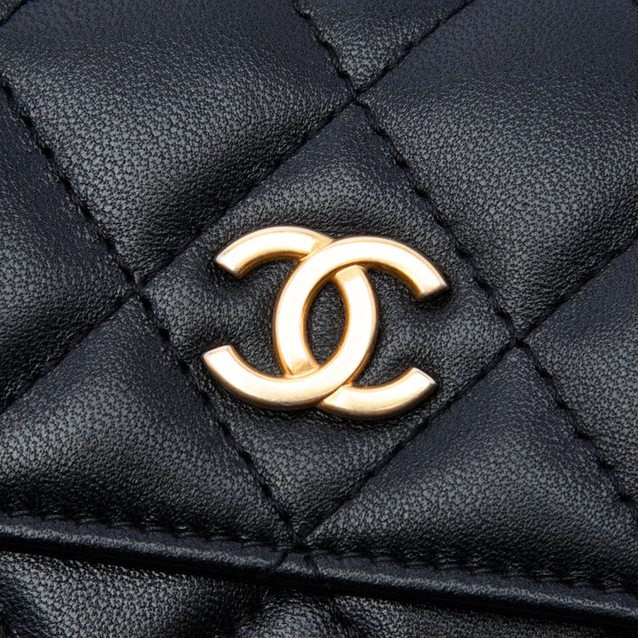 Chanel Matelassé Cuir d’agneau Romance Card Holder On Chain