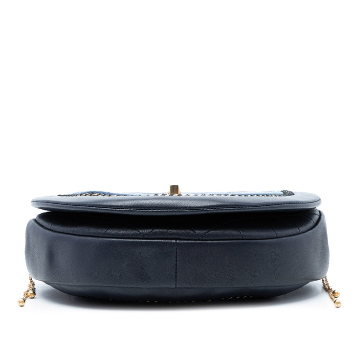 Chanel Small Matelassé Cuir d’agneau Chain Detail Saddle Sac