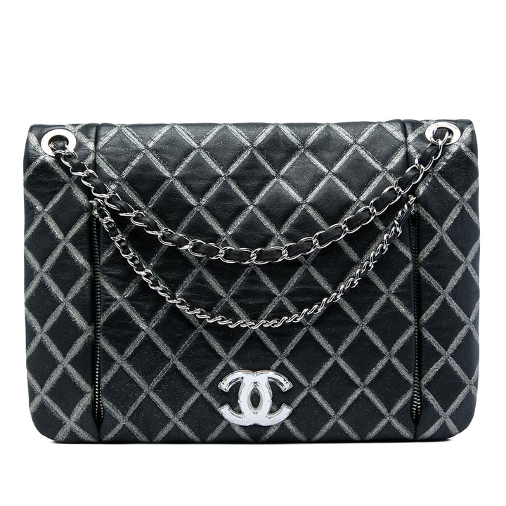 Chanel Matelassé Métallisé Distressed CC Cristal à rabat Cuir d'agneau