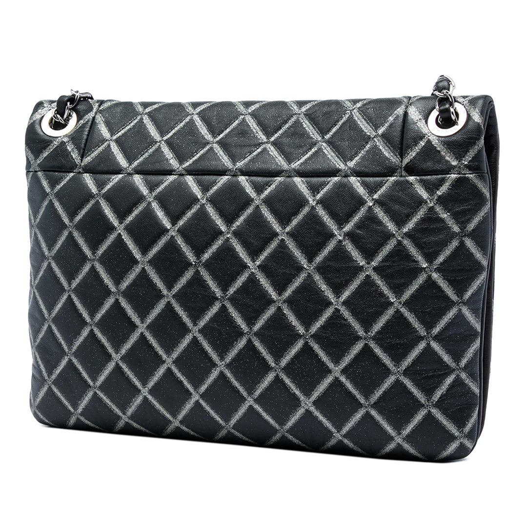 Chanel Matelassé Métallisé Distressed CC Cristal à rabat Cuir d'agneau