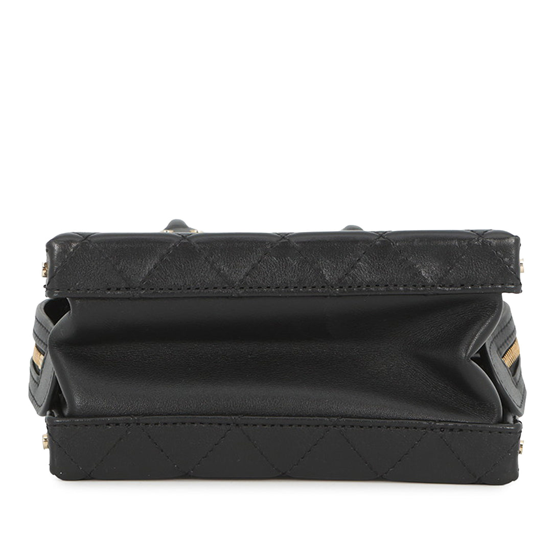 Matelassé clouté Carré Vanity Petit Cuir de veau Noir