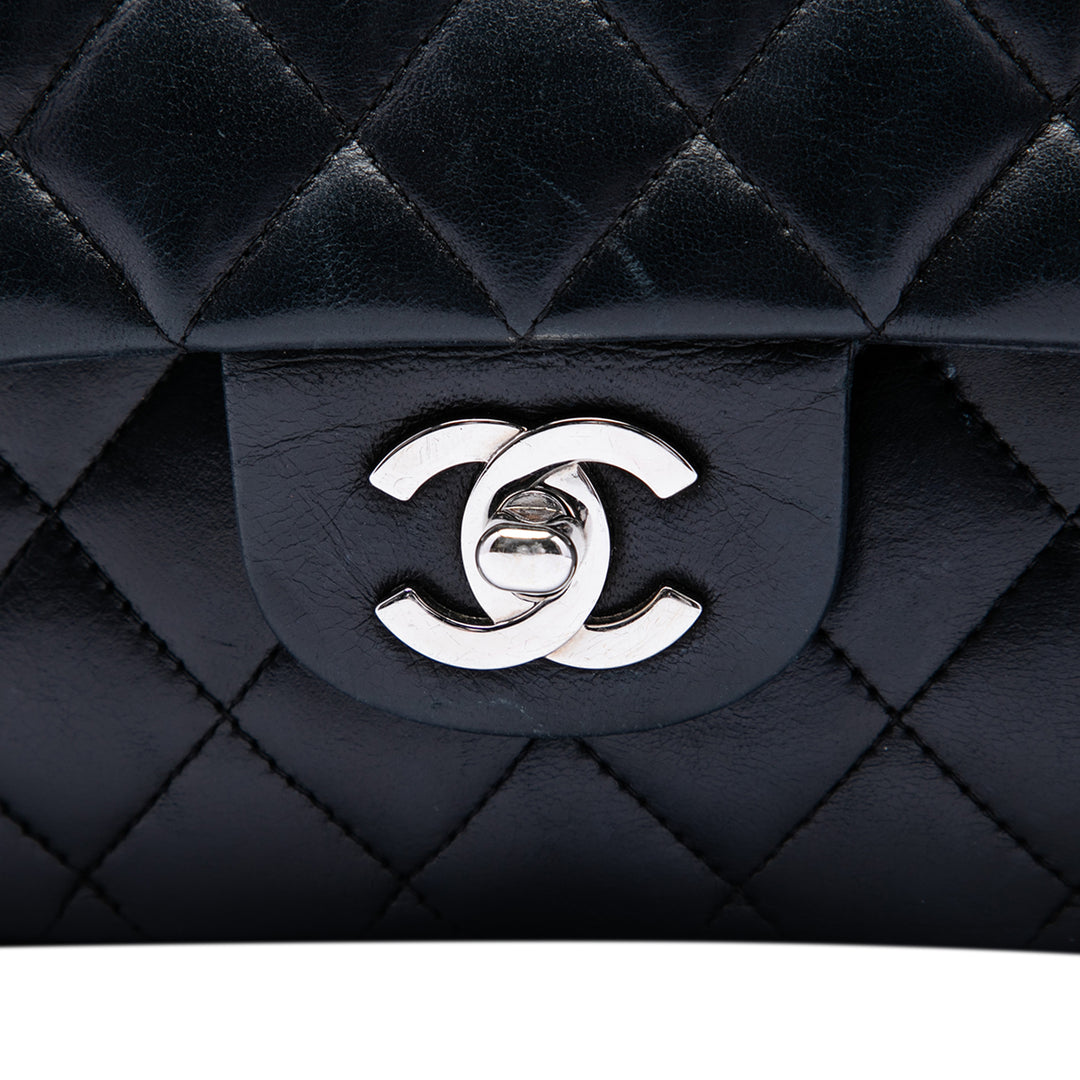 Chanel Classic Double rabat Moyen Cuir d'agneau Noir – vue 5 – GABY PARIS