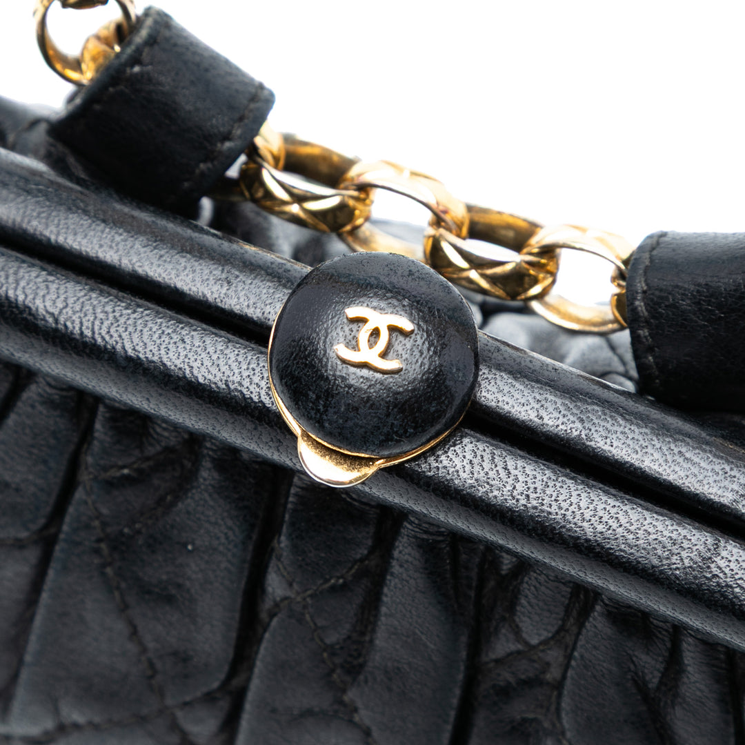 Chanel Quilted Cuir d’agneau Frame Bijoux Chain Kiss Lock Belt Bag Noir