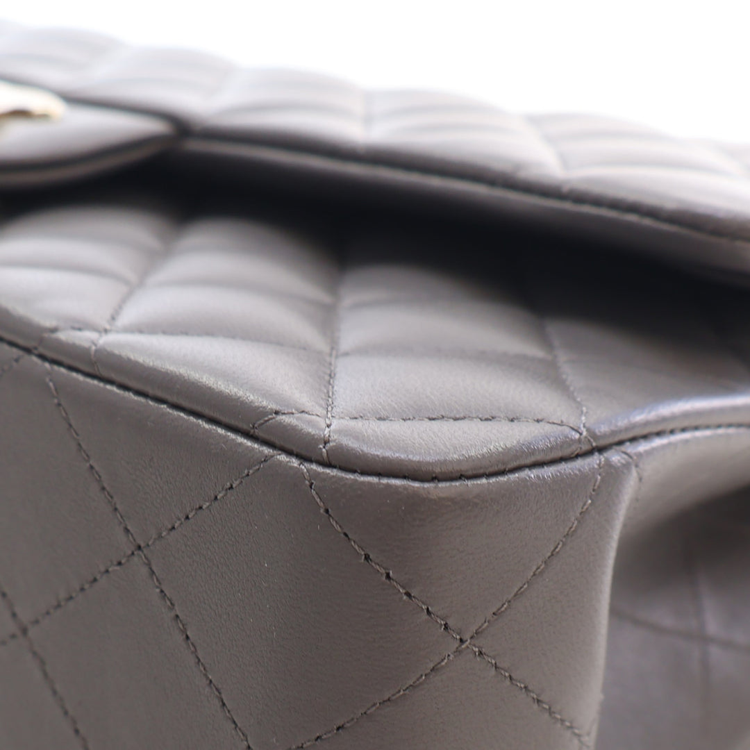 Chanel Classic Double rabat Moyen Cuir d'agneau