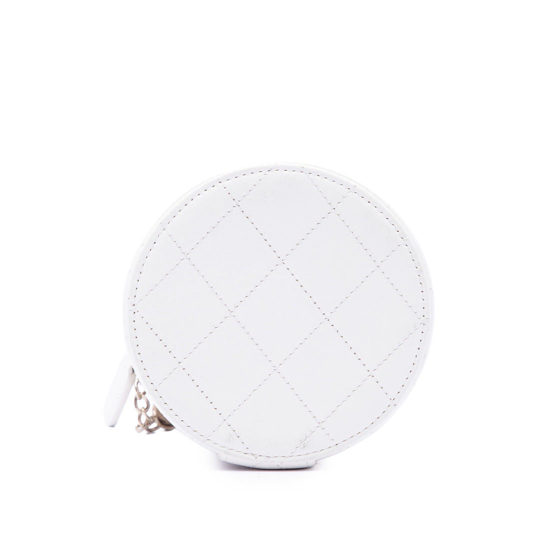 Chanel Matelassé Chaîne et Charm Vanity Cuir d'agneau Blanc – vue 3 – GABY PARIS