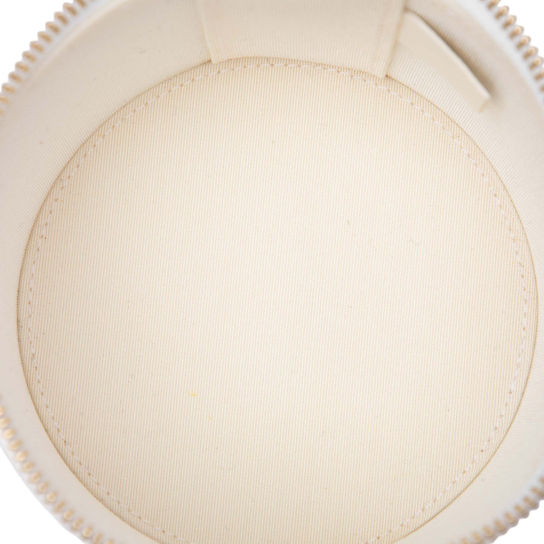 Chanel Matelassé Chaîne et Charm Vanity Cuir d'agneau Blanc – vue 4 – GABY PARIS