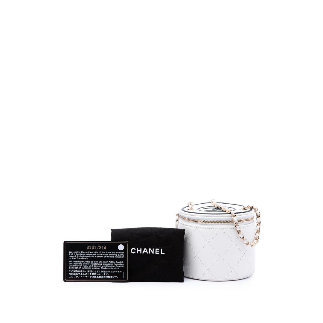 Chanel Matelassé Chaîne et Charm Vanity Cuir d'agneau Blanc – vue 7 – GABY PARIS