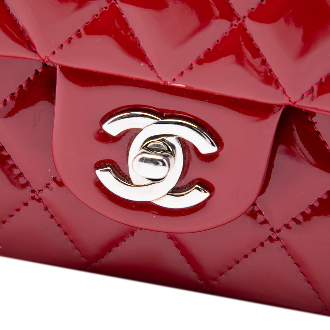 Chanel Sac porté épaule Classic Double rabat Moyen Rouge – vue 5 – GABY PARIS