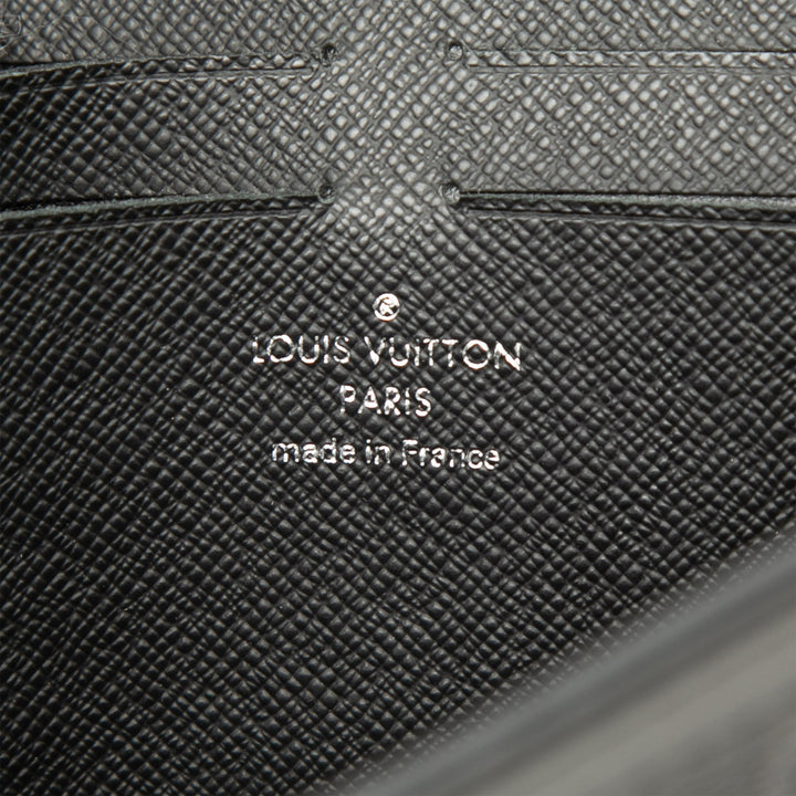 Louis Vuitton Pochette Voyage MM Toile Monogram Eclipse