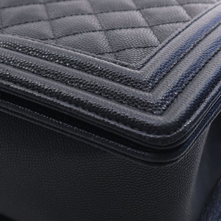 Chanel Old Medium Matelassé Caviar Boy à rabat