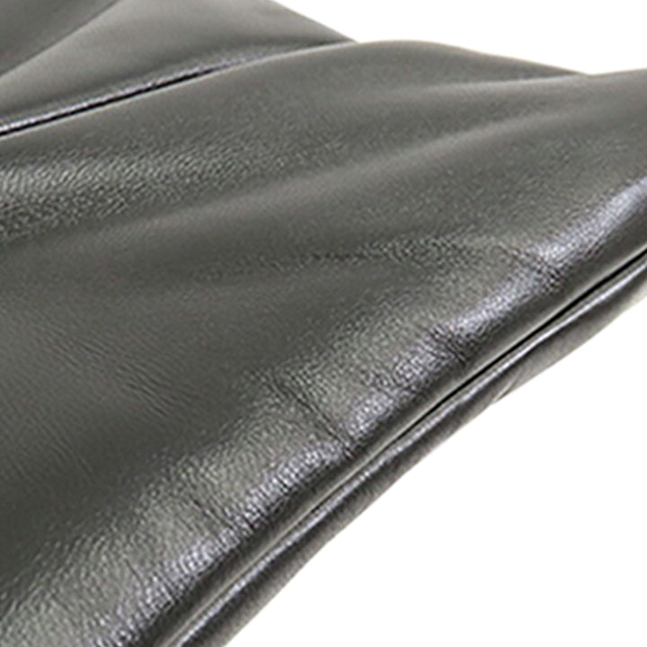 Chanel brillant Cuir d’agneau Perle Pochette avec chaîne