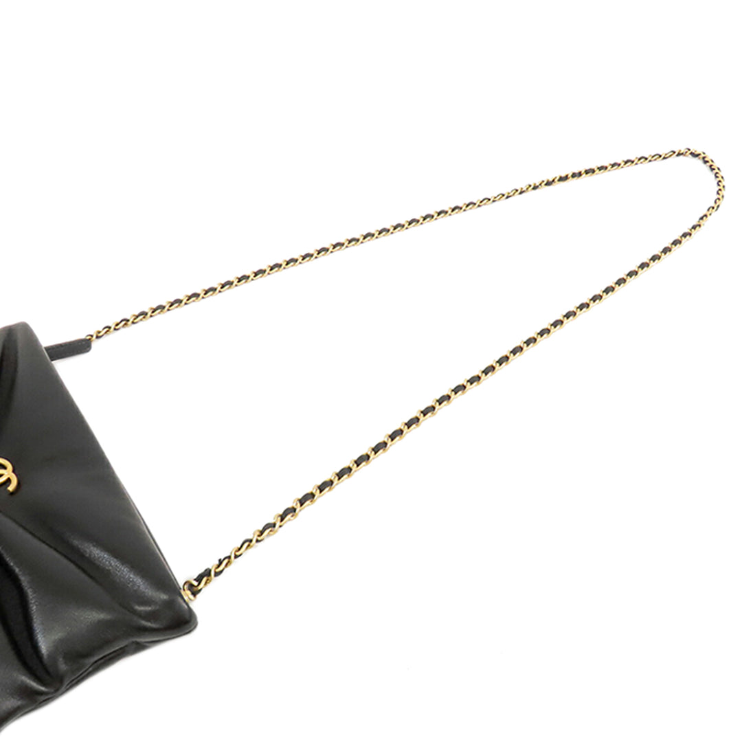 Chanel brillant Cuir d’agneau Perle Pochette avec chaîne
