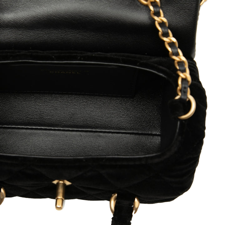 Chanel Mini Matelassé Velours anse supérieure à rabat